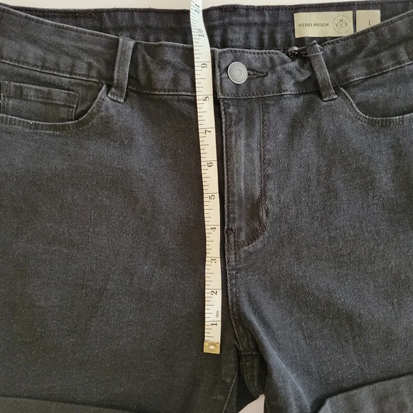 NWT Vero Moda Black Jean Denim Cuffed Shorts - Picture 6 of 9